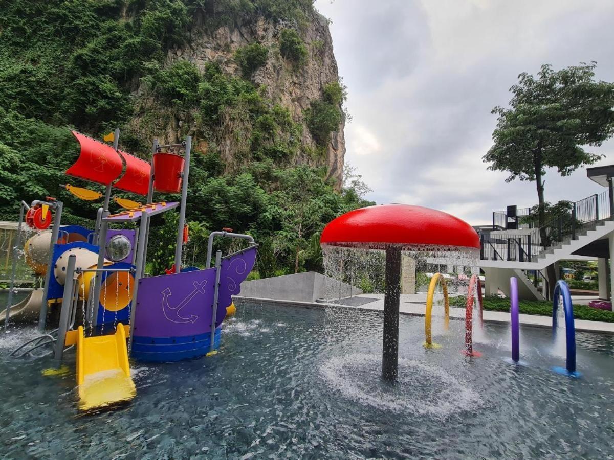 Ipoh Waterpark The Cove Premium Suites 7-13Pax By Iwh מראה חיצוני תמונה